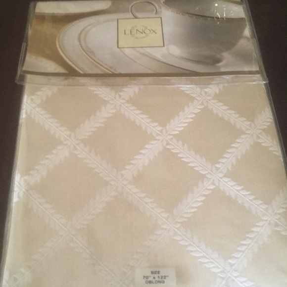 Cream table cloth - Picture 1 of 3